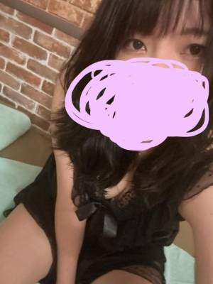霧島　あかね 29歳