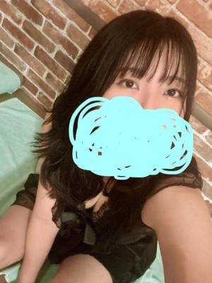 霧島　あかね 29歳