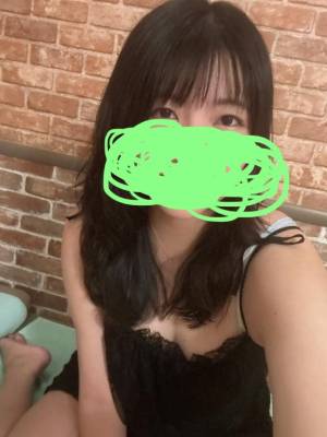 霧島　あかね 29歳