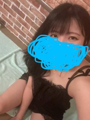 霧島　あかね 29歳