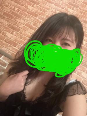 霧島　あかね 29歳