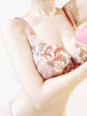 横山　かえで 25歳