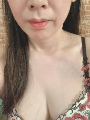 新垣　りおな 44歳
