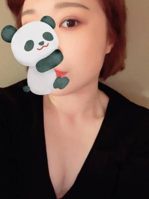 小池　なな 31歳
