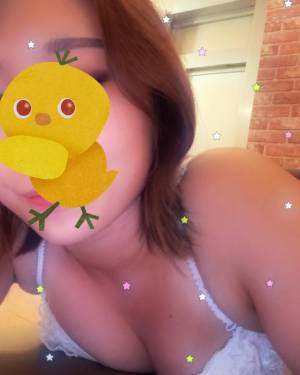 小池　なな 31歳
