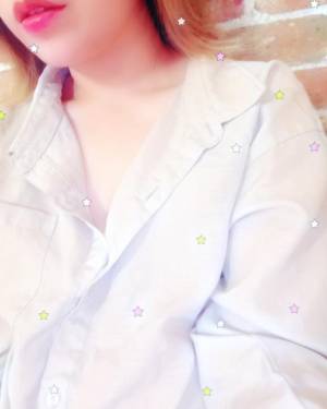 小池　なな 31歳