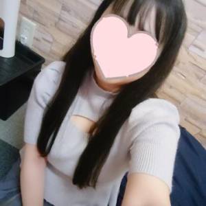 伏見なずな 24歳