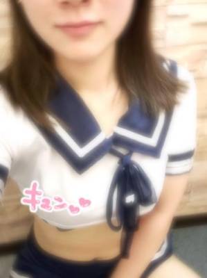 花水すみれ 22歳