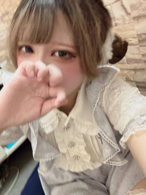 月姫なな 18歳