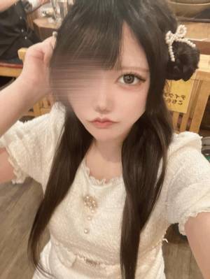 月姫なな 18歳