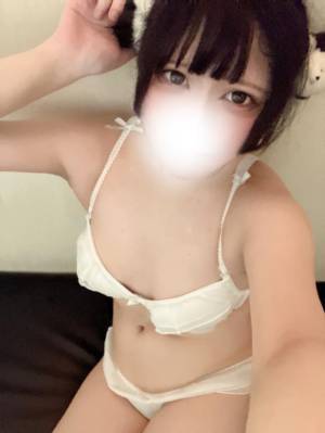 月姫なな 18歳