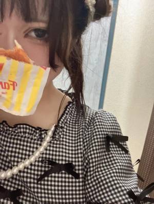 月姫なな 18歳