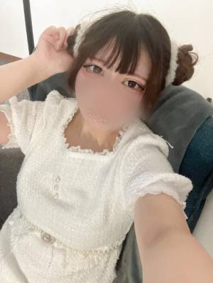 月姫なな 18歳