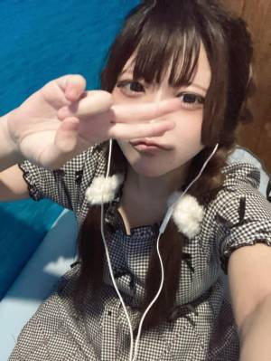 月姫なな 18歳
