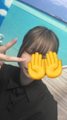 瑠璃川せな 18歳