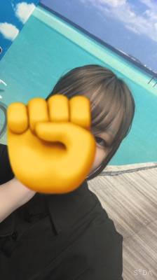 瑠璃川せな 18歳