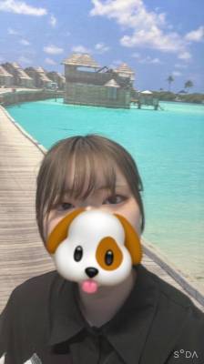 瑠璃川せな 18歳