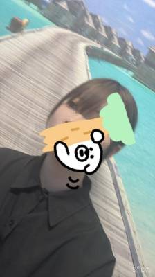 瑠璃川せな 18歳