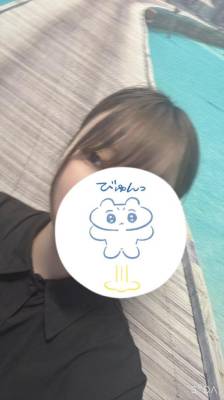 瑠璃川せな 18歳