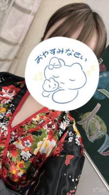 瑠璃川せな 18歳