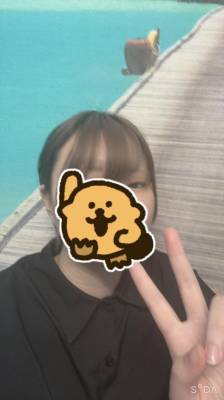 瑠璃川せな 18歳