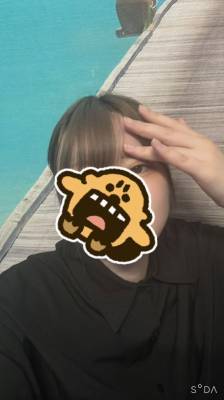 瑠璃川せな 18歳