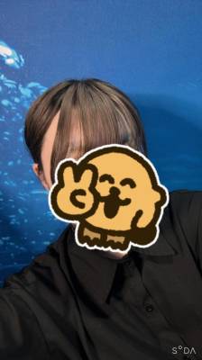瑠璃川せな 18歳