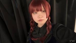 瑠璃川せな 18歳