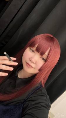 瑠璃川せな 18歳