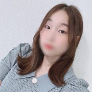 山本ゆい 27歳