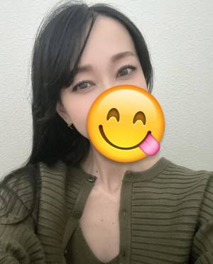 上条しの 44歳