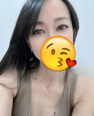 上条しの 44歳