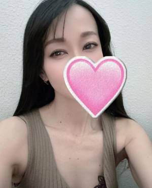 上条しの 44歳
