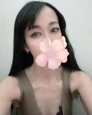 上条しの 44歳