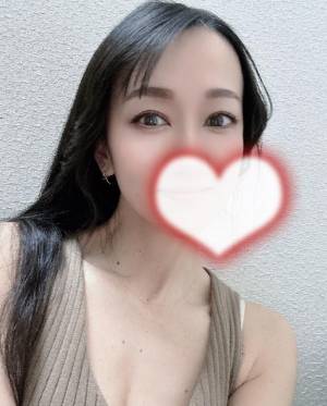 上条しの 44歳