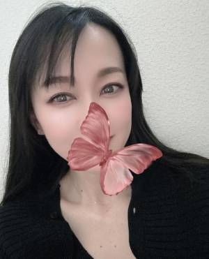 上条しの 44歳