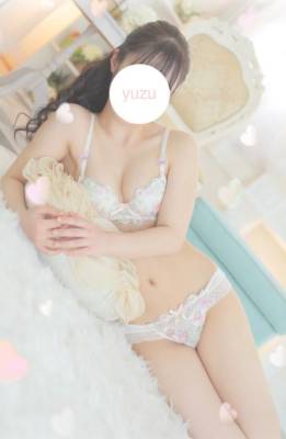 村山ゆず 25歳