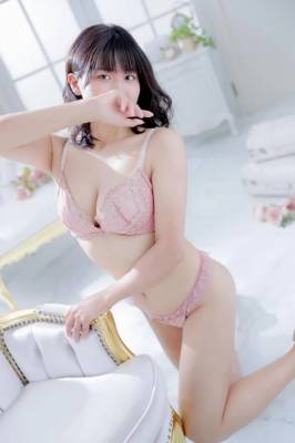 金井れみ 27歳