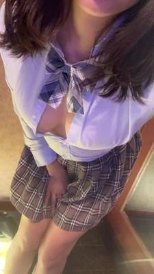 金井れみ 27歳