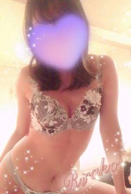 茅場りさこ 38歳