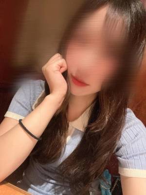 周東みはる 28歳