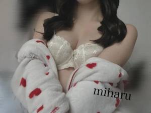 周東みはる 28歳