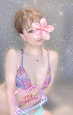 芹沢りり 31歳