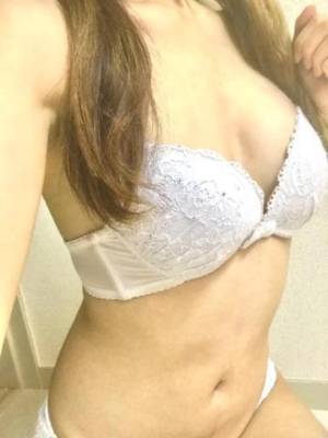 黒羽まふゆ 22歳