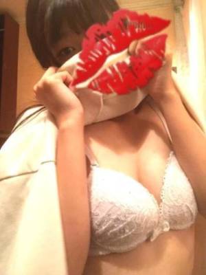 黒羽まふゆ 22歳