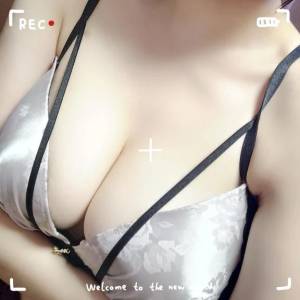 七海みお 24歳