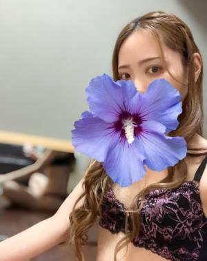 香月めい 32歳