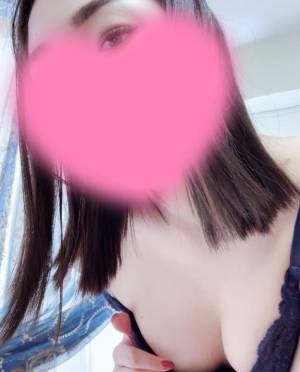 美波もな 27歳