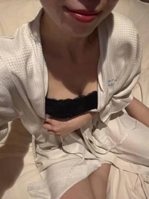 紫音みつき 27歳