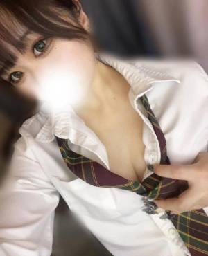 神楽もな 24歳